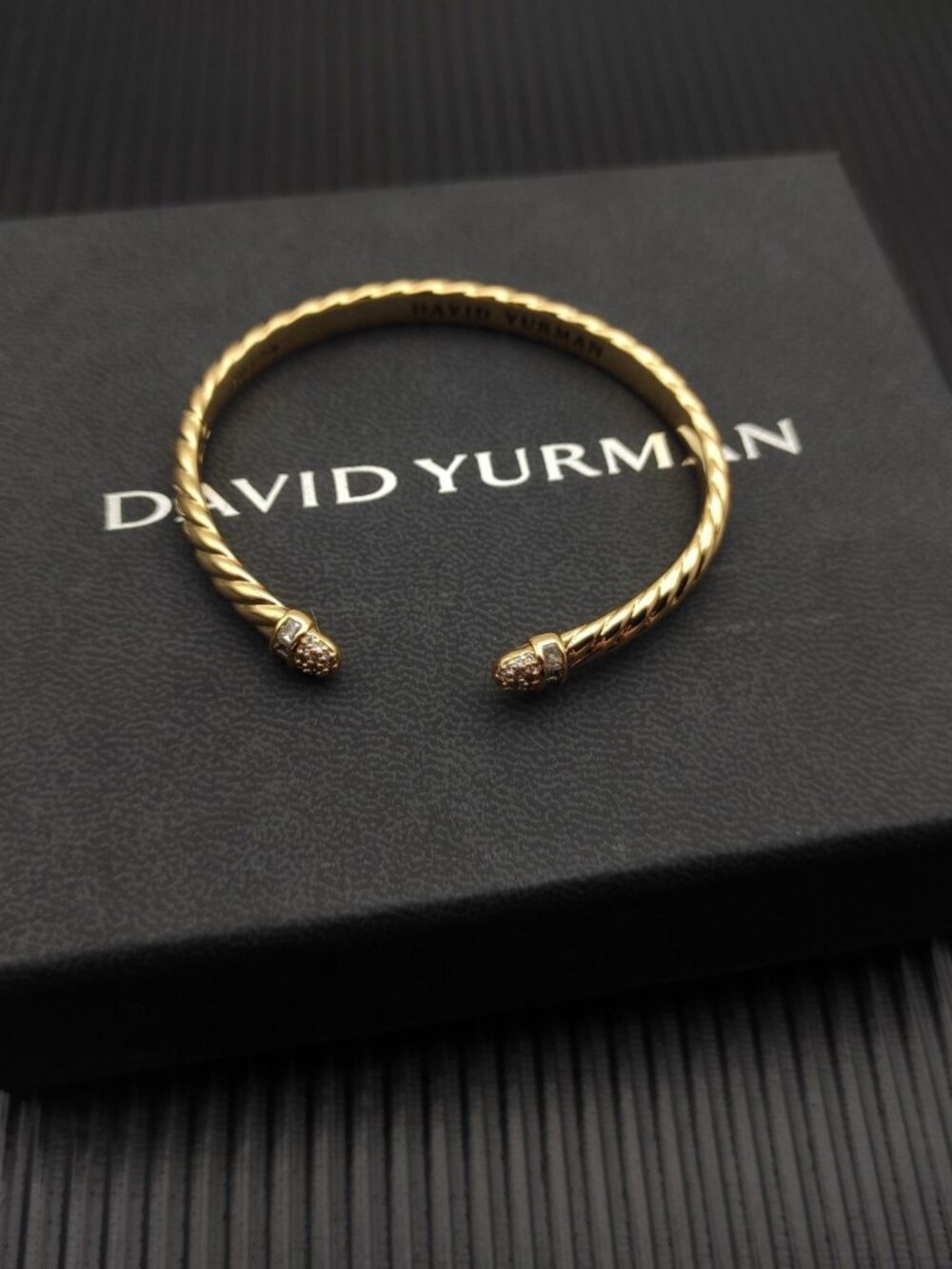 ◽️David Yurman◽️ 6.2mm Gold-Plated Engraved Cable Bracelet - Picture 6 of 7